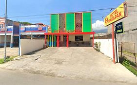 Urbanview Hotel Harapan Palopo